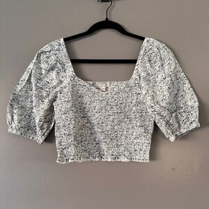 American Eagle Off the Shoulder Smocked Crop Top | White + Blue Floral‎